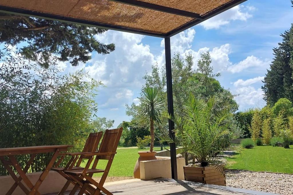 Gite Cosy Au Coeur Du Luberon Lagnes Exterior photo